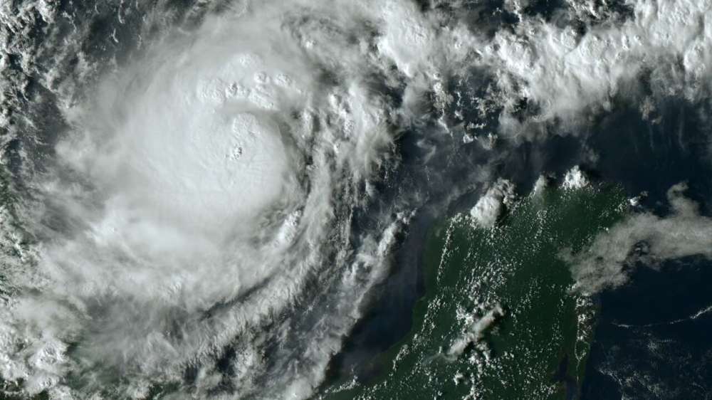 AI Learns From Forecasting Mistakes to Improve Weather Outlooks Weeks Ahead
